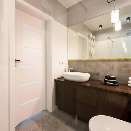 Yellow Soho Factory Apartment