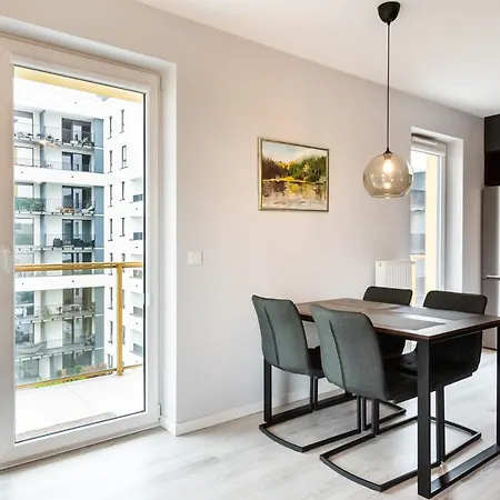 Yellow Soho Factory Varsavia