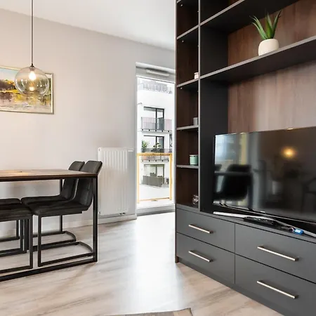 Yellow Soho Factory * Varsovie