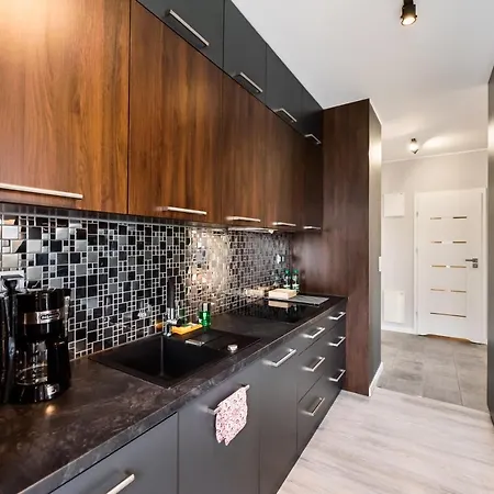 Yellow Soho Factory * Varsovie